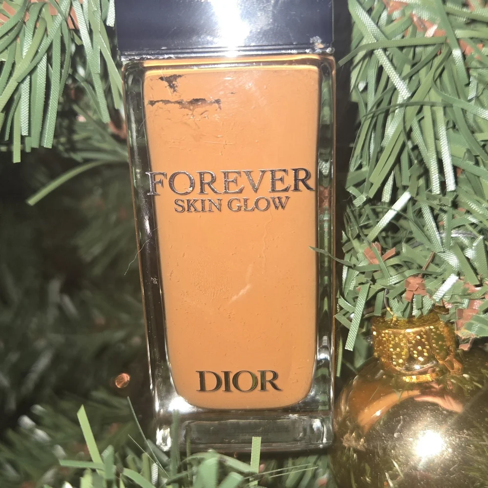 Dior Forever Skin Glow Foundation in Warm Brown